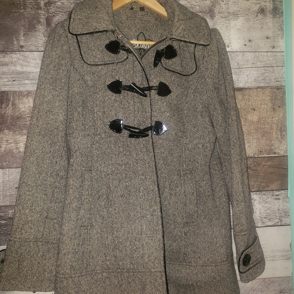 GUES WINTER COAT LARGE